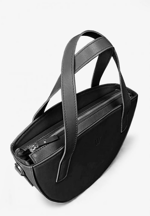 Chic Leather Shoulder Bag for Women – Sleek and Practical