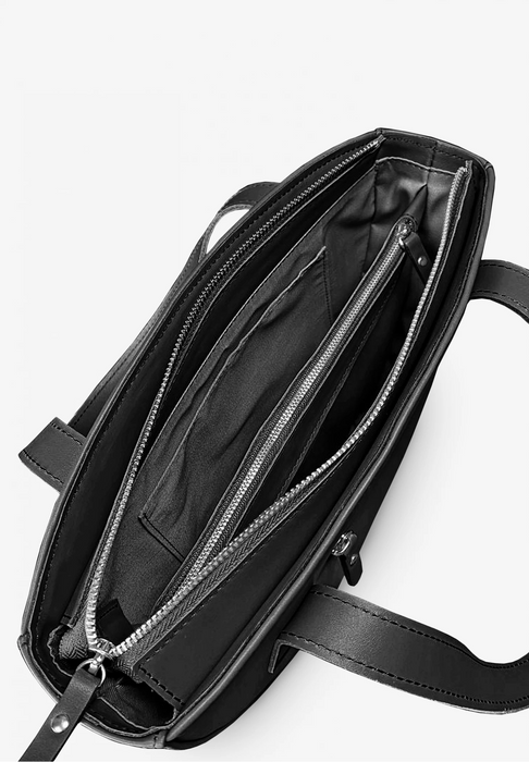 Chic Leather Shoulder Bag for Women – Sleek and Practical