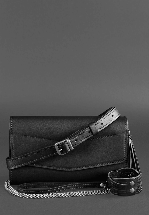 Classic Leather Women's Crossbody Bag for Evening and Daily Use