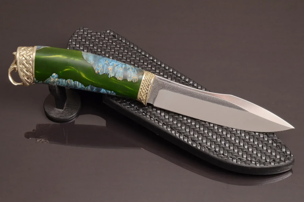 Couteau en acier Damas avec manche en bois hybride époxy rouge