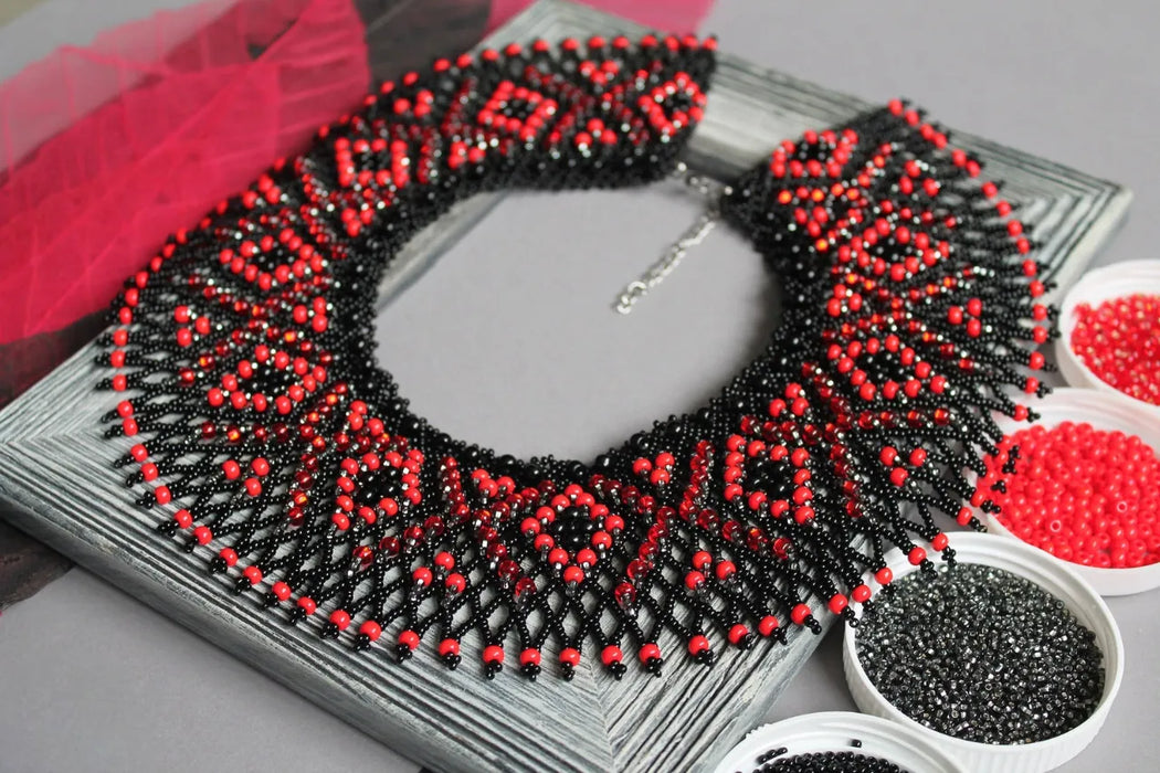 Black Red Beaded Necklace – Shiny Boho Evening Jewelry