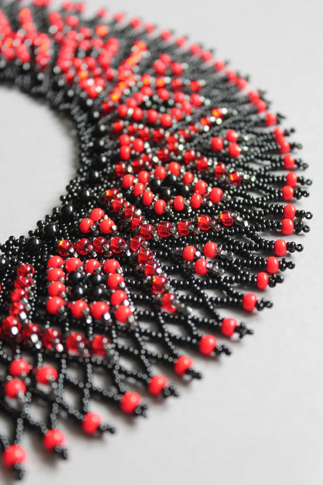 Black Red Beaded Necklace – Shiny Boho Evening Jewelry