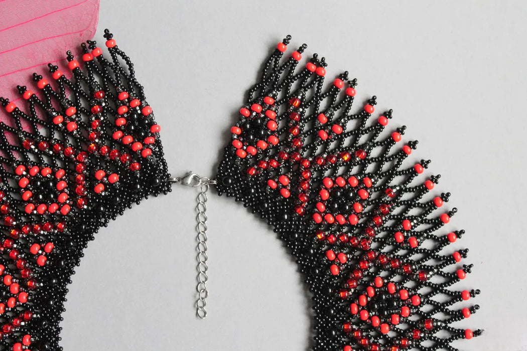 Black Red Beaded Necklace – Shiny Boho Evening Jewelry