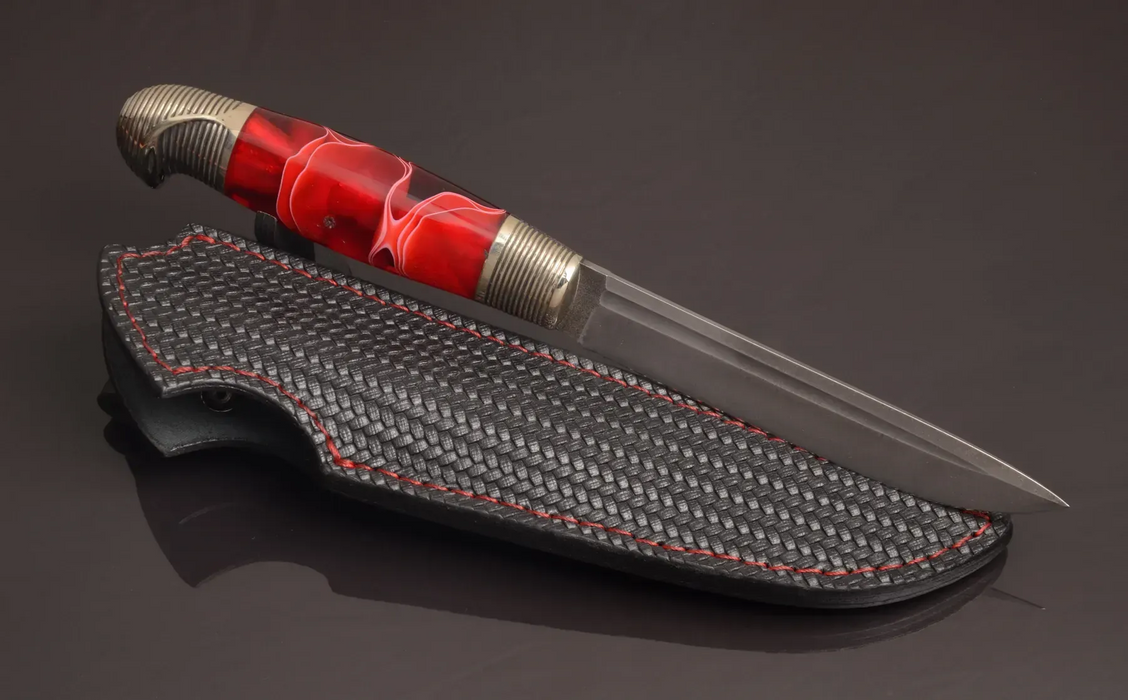 Couteau en acier Damas avec manche en bois hybride époxy rouge