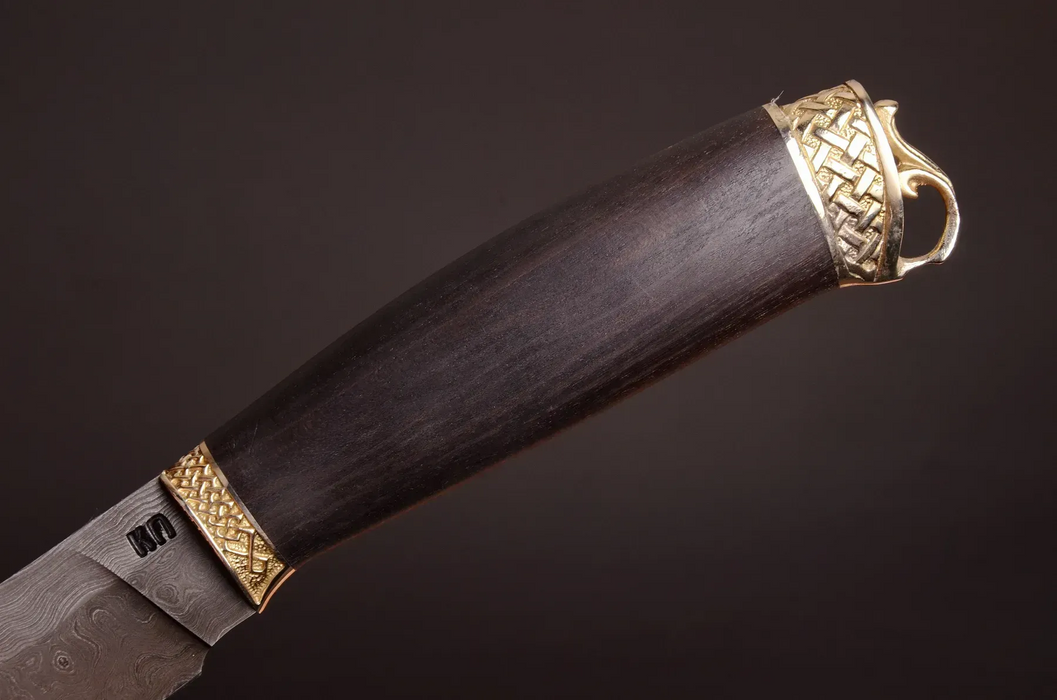 Couteau en acier Damas avec manche en bois hybride époxy rouge