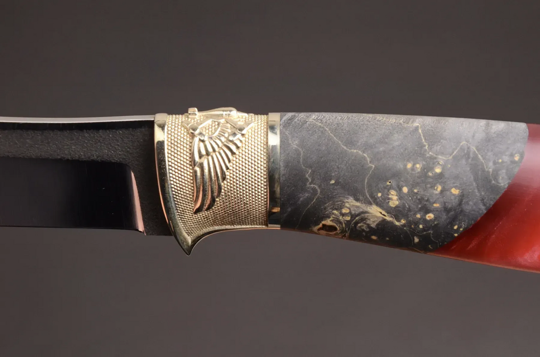 Couteau en acier Damas avec manche en bois hybride époxy rouge