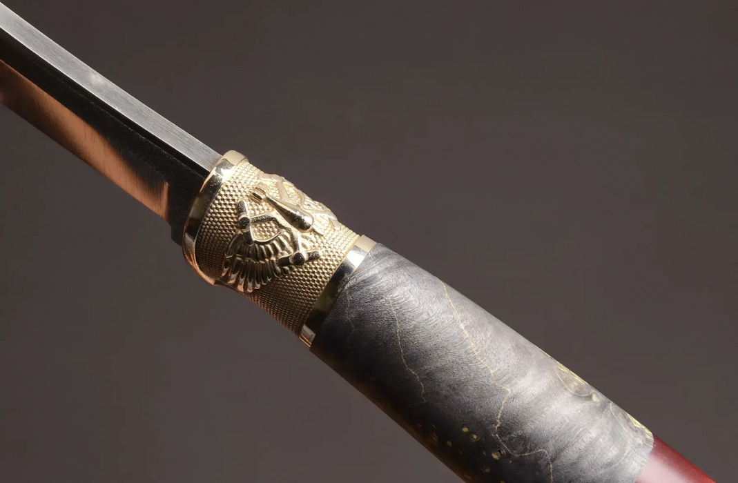 Couteau en acier Damas avec manche en bois hybride époxy rouge