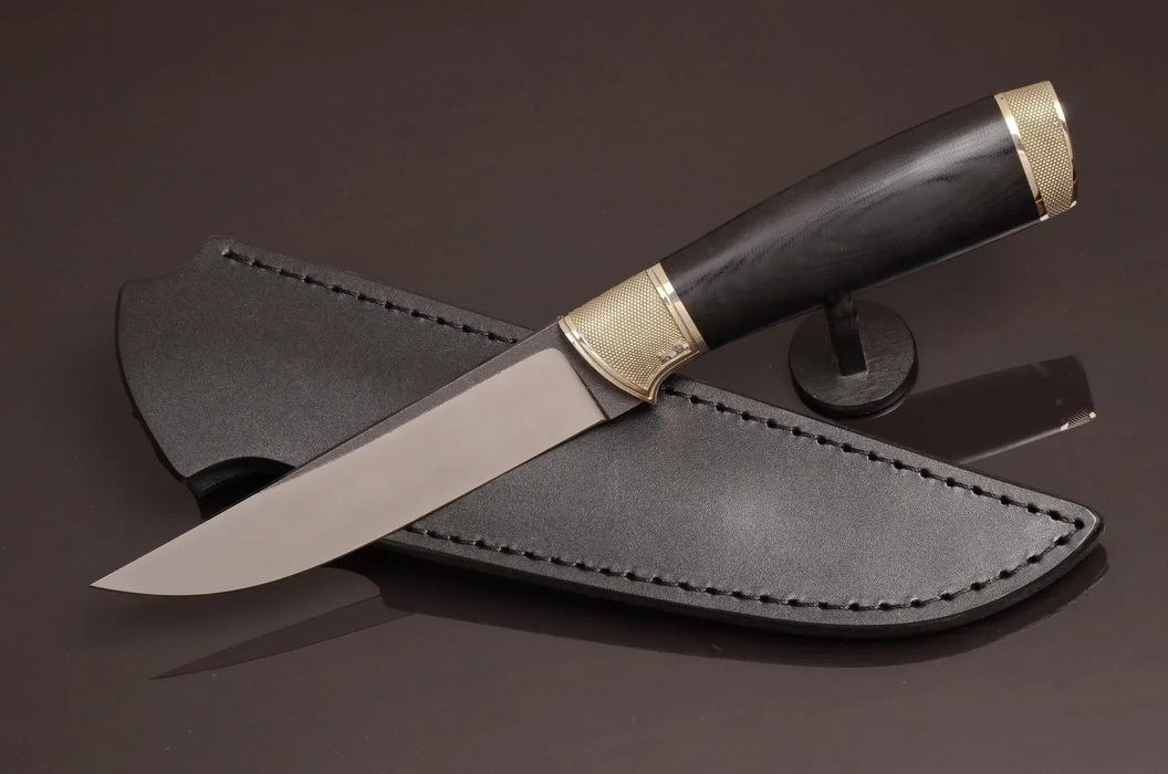 Couteau en acier Damas avec manche en bois hybride époxy rouge