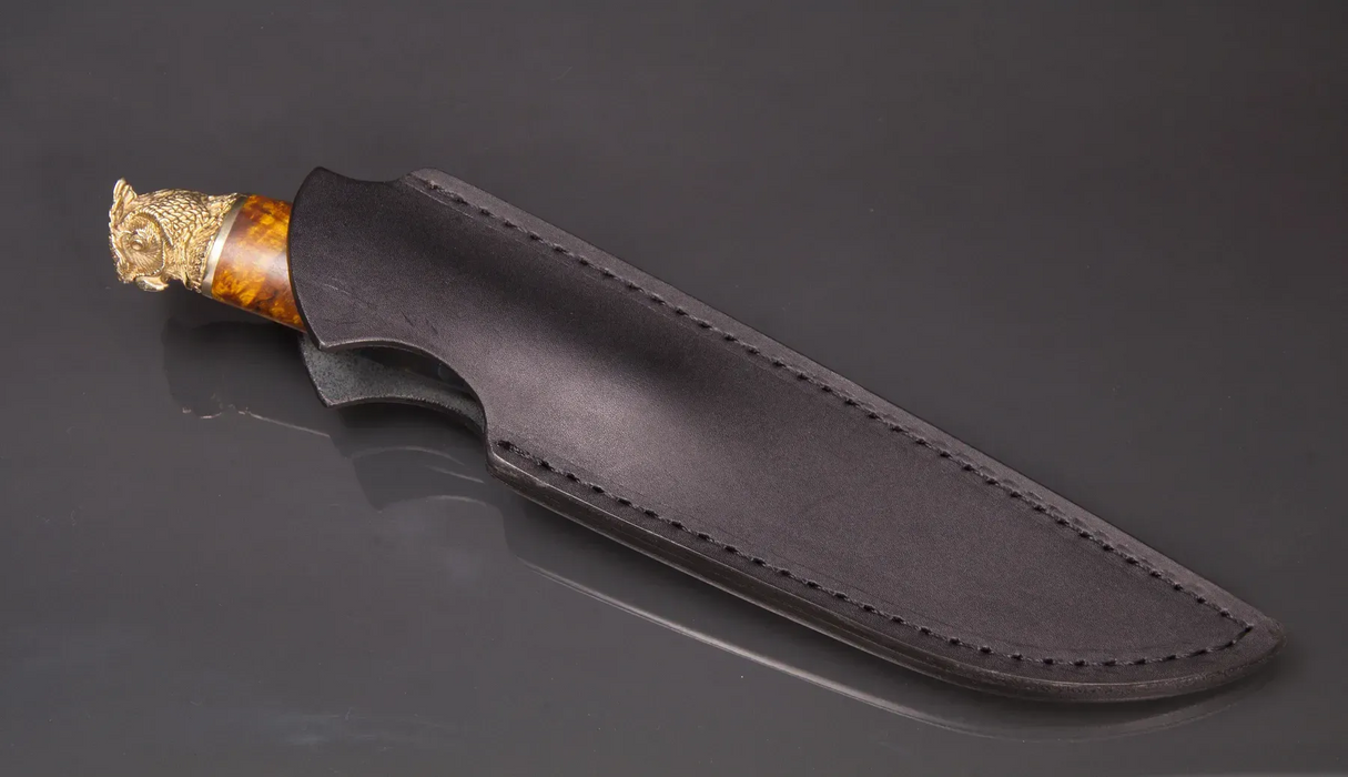 Couteau en acier Damas avec manche en bois hybride époxy rouge