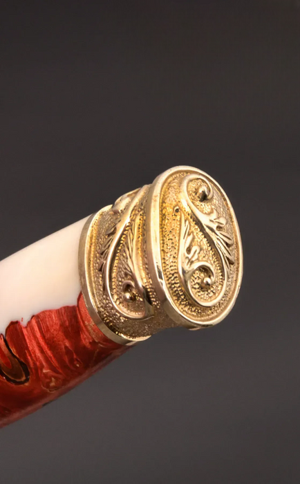 Couteau en acier Damas avec manche en bois hybride époxy rouge
