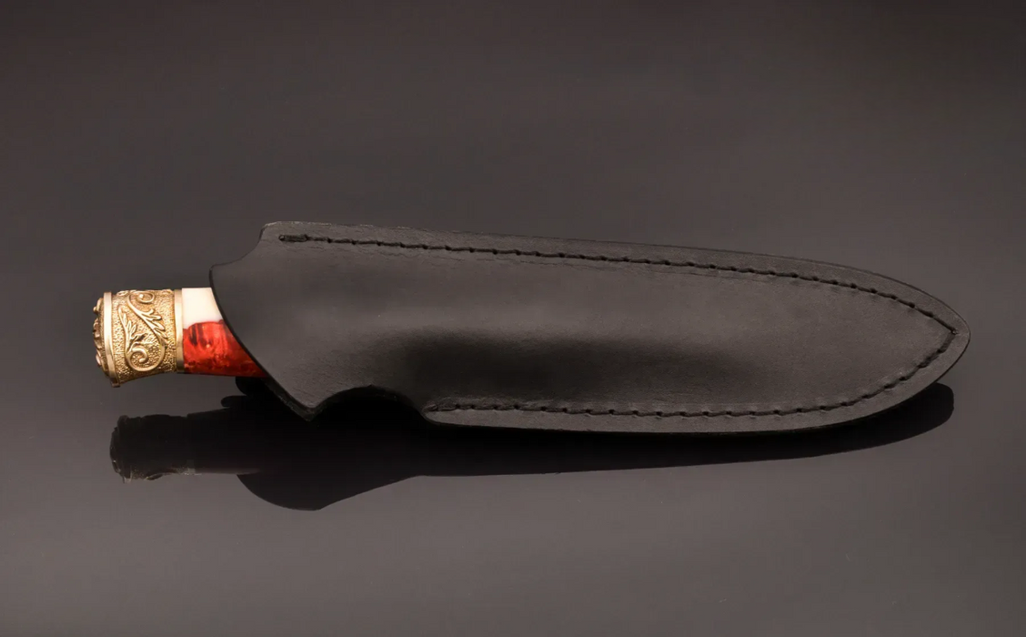 Couteau en acier Damas avec manche en bois hybride époxy rouge