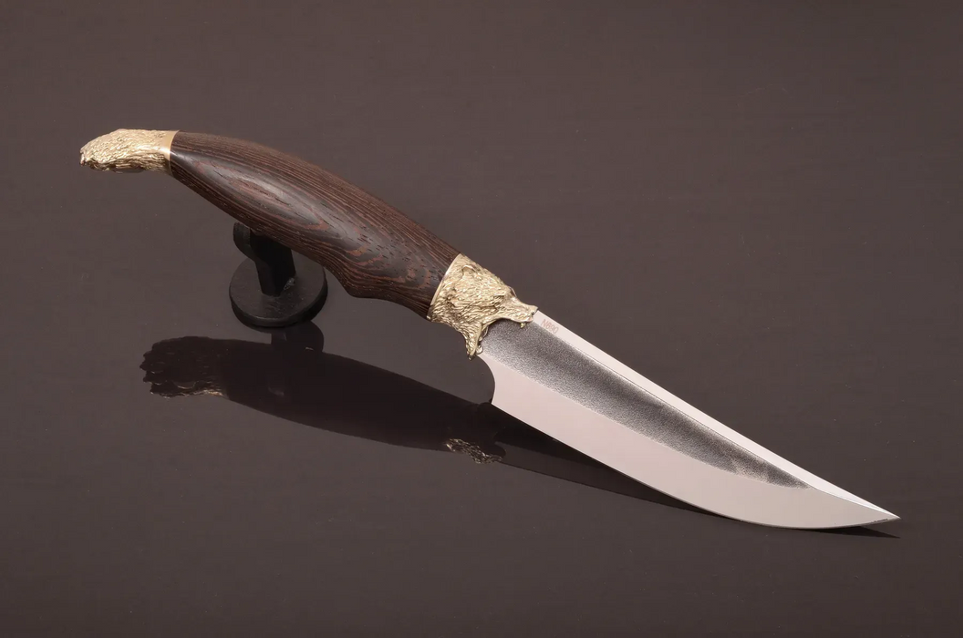 Couteau en acier Damas avec manche en bois hybride époxy rouge