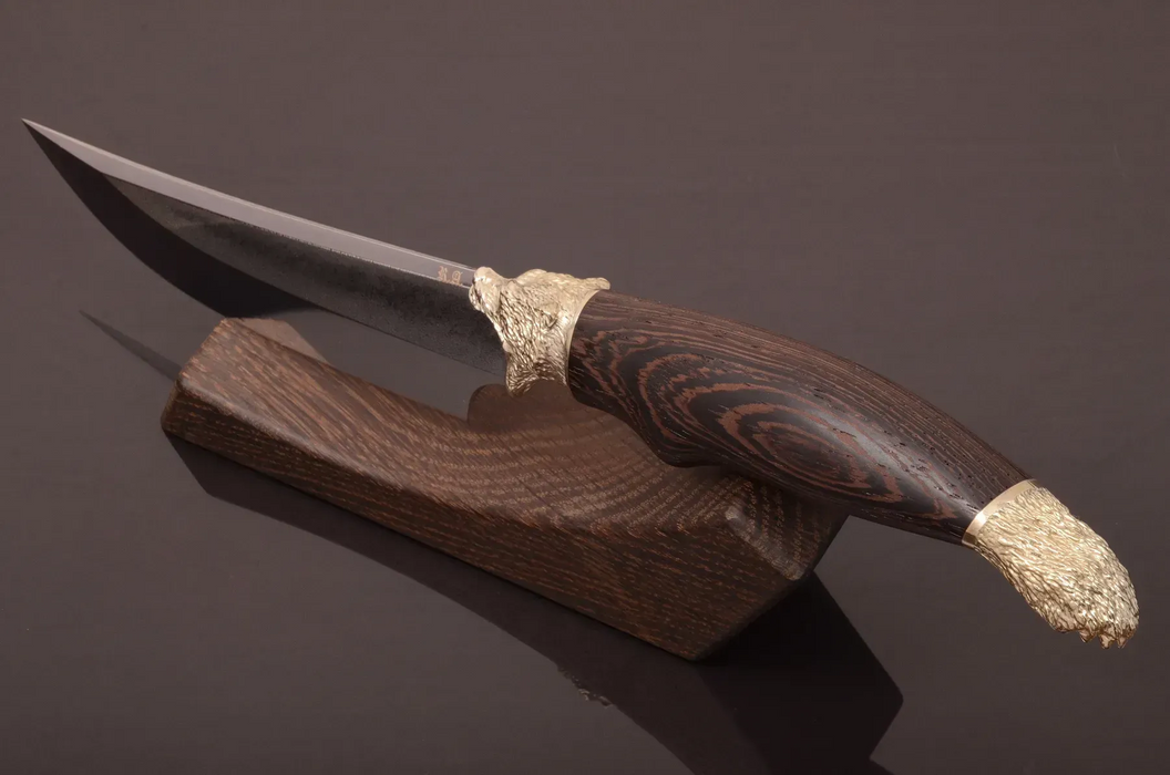 Couteau en acier Damas avec manche en bois hybride époxy rouge