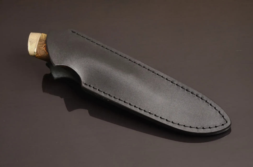 Couteau en acier Damas avec manche en bois hybride époxy rouge