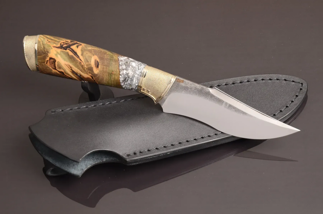 Couteau en acier Damas avec manche en bois hybride époxy rouge