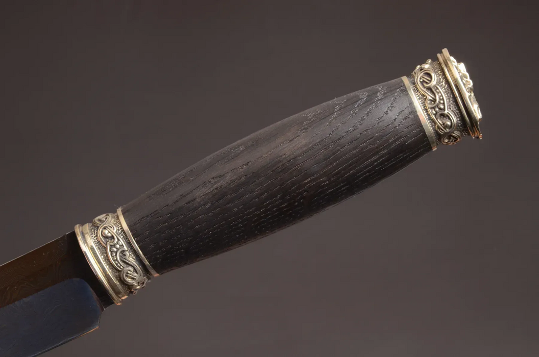 Couteau en acier Damas avec manche en bois hybride époxy rouge