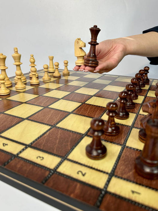 Gift for dad: classic chess set