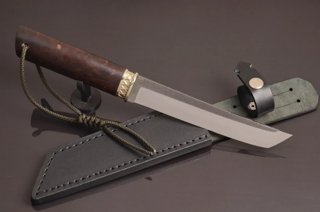 Couteau en acier Damas avec manche en bois hybride époxy rouge