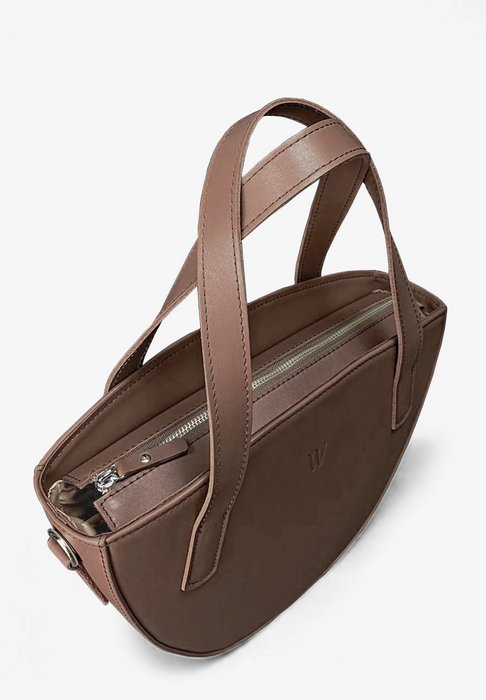 Chic Leather Shoulder Bag for Women – Sleek and Practical
