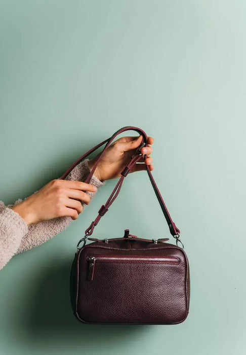 Premium Handmade Leather Purse for Women – Perfect for Work or Leisure