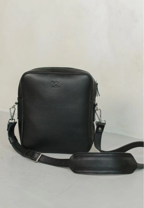 Classic Men’s Leather Satchel – Timeless Everyday Style