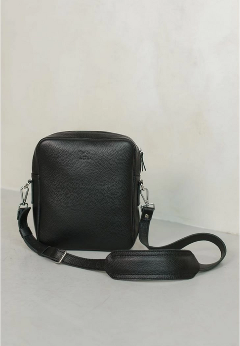 Classic Men’s Leather Satchel – Timeless Everyday Style