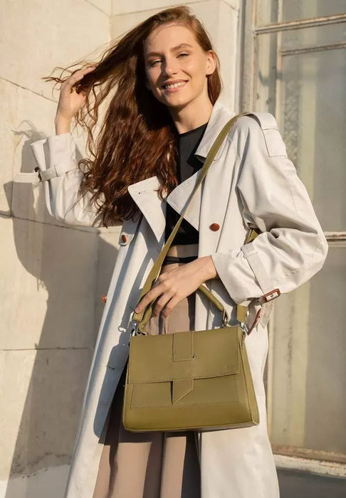 Stylish Women's Classic Leather Bag – Perfect for Work and City Life