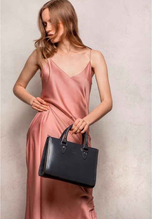 Trendy leather handbag for women