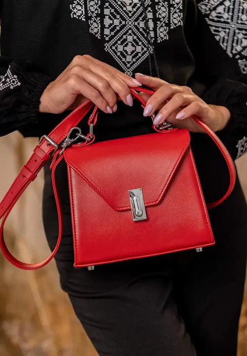 Women's Leather Crossbody Bag – Elegant, Compact and Handcrafted