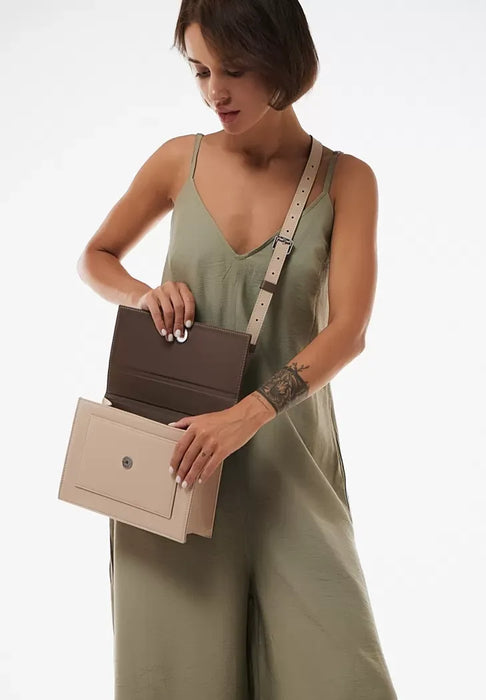 Premium Leather Shoulder Bag for Women – Stylish and Functional Design