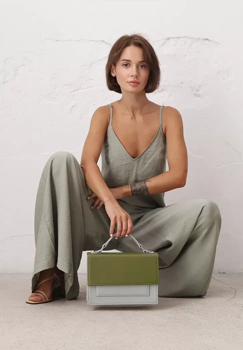 Premium Leather Shoulder Bag for Women – Stylish and Functional Design