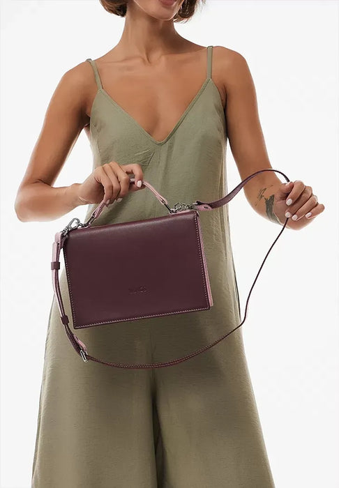 Premium Leather Shoulder Bag for Women – Stylish and Functional Design
