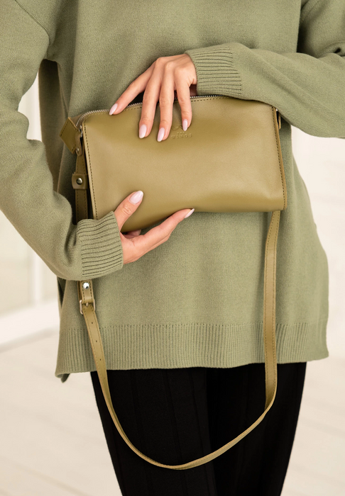 Elegant Sleek Women's Bag in Genuine Leather