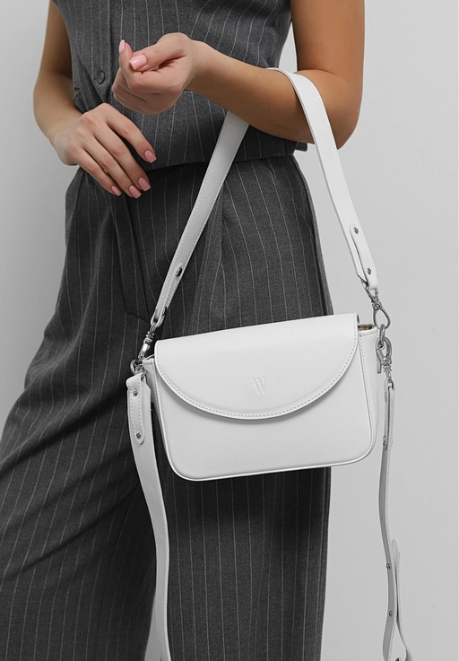 Classic Women’s Leather Purse – Handmade and Stylish