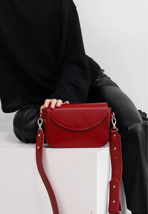 Classic Women’s Leather Purse – Handmade and Stylish