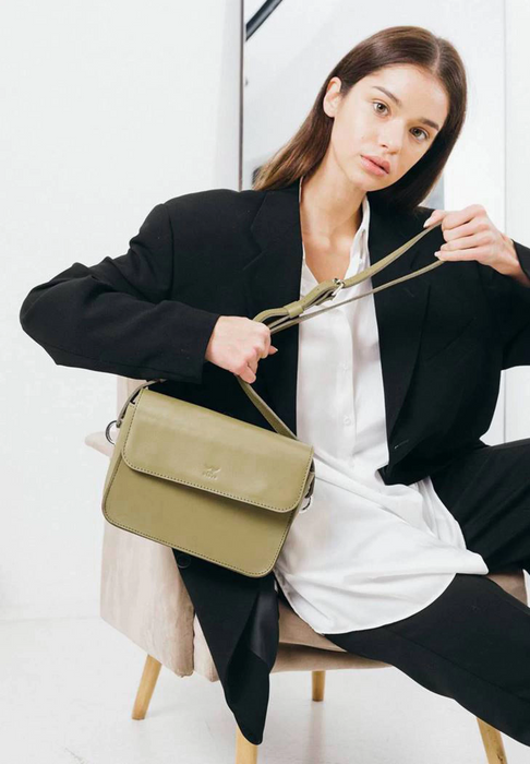 Small Leather Crossbody Bag for Women – Minimalist Style